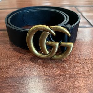 Gucci belt -100% authentic. It’s beautiful!